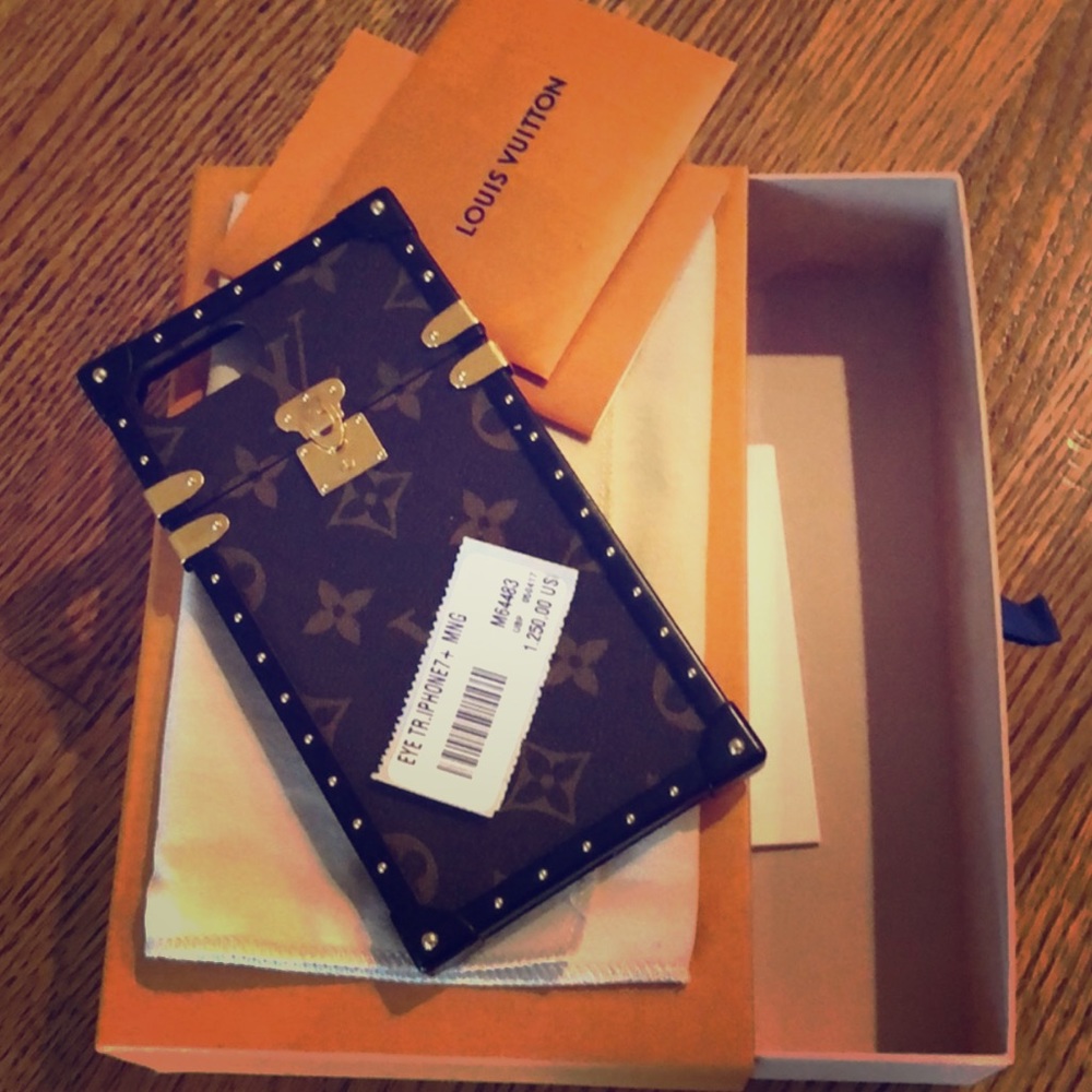 Louis Vuitton Eye Trunk Case